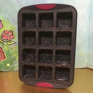 Trudeau square silicone baking pan great condition